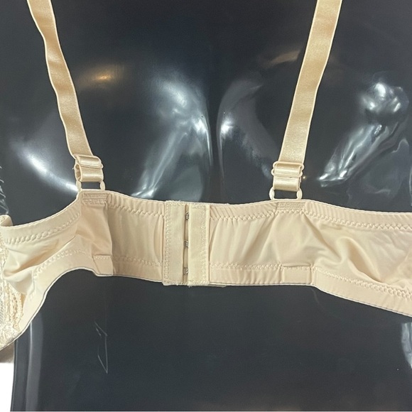 VADALALA Beige Lace Detail Underwire Padded Bra. - Picture 5 of 10